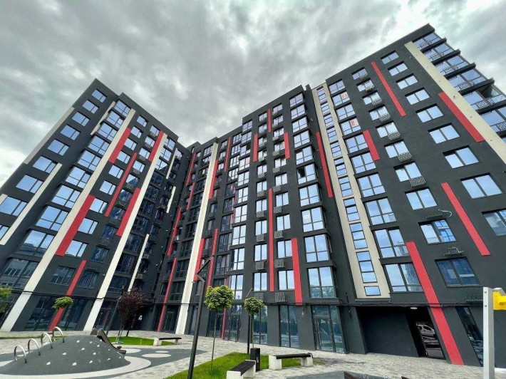 Продам квартиру з дизайнерським ремонтом в центрі міста - фото 1