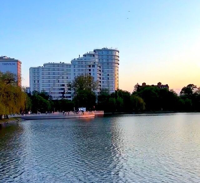 ВЛАСНА 2кімн. квартира біля міського озера ,центр міста . - фото 1