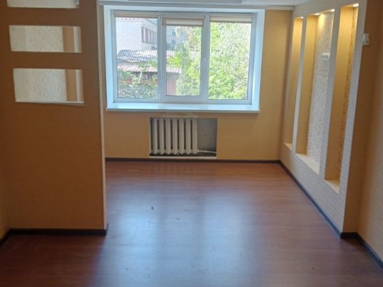 Продам кімнату в гуртожитку із власною кухнею) Нежин