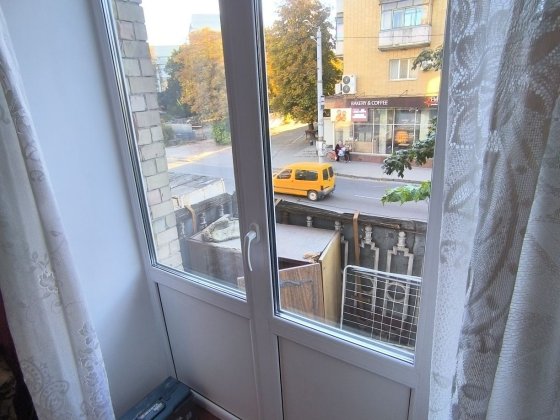 Продаж кімната в гуртожитку з балконом Майдан Перемоги Житомир