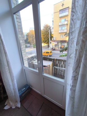 Продаж кімната в гуртожитку з балконом Майдан Перемоги - фото 1