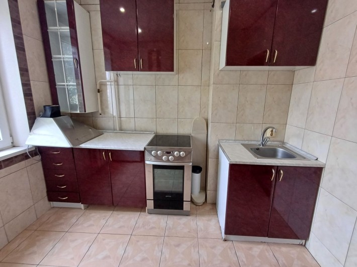 2к на Вечернем, ул.И.Авраменко НЕУГЛОВАЯ, НЕПРОХОДНАЯ  , Меблирована - фото 1