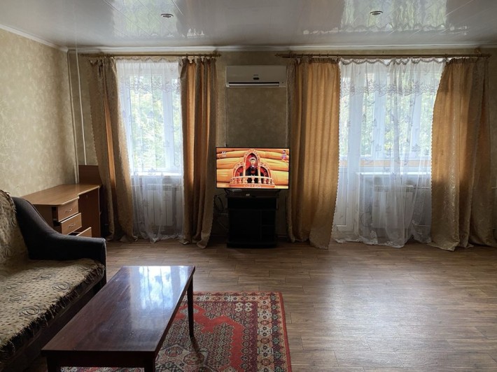 Продам квартиру ,студию, 55,7 кв.м( перепланирована из 3 комн.) - фото 1