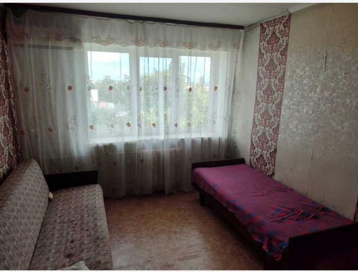 Продам 1-кімнатну гостинку, 10 хвилин від метро Індустріальна - фото 1