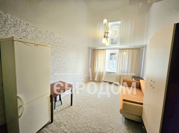 Продам гостинку на Салтовке, біля метро - фото 1