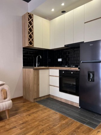 Уютная , большая 1 комнатная квартира с ремонтом. Оф- 2% - фото 1