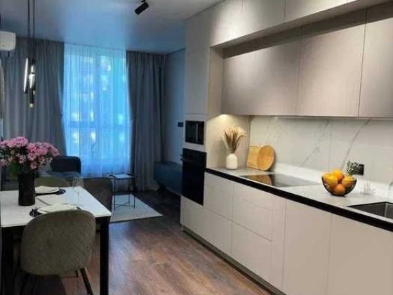 Євро трикімнатна з авторським ремонтом Ирпень