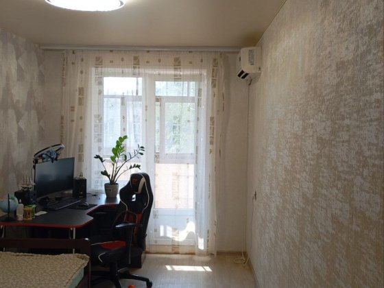 Продається 3х кімнатна квартира покращеного планування на Молодіжному. Кременчуг