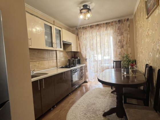 )( Продаж 3-К квартири з Автономним газовим опаленням Ровно