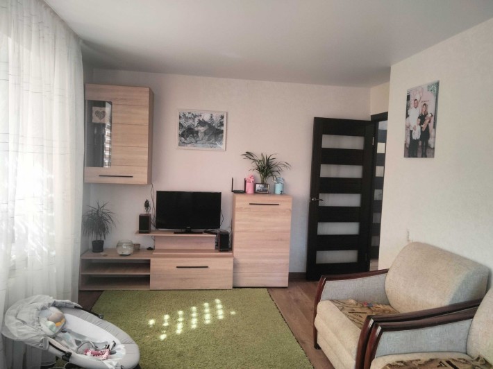 " Трикімнатна квартира в цегляному будинку, м-н Ювілейний - фото 1