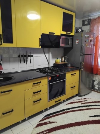 Вул. Чарівна, з ремонтом, з великою кухнею - фото 1