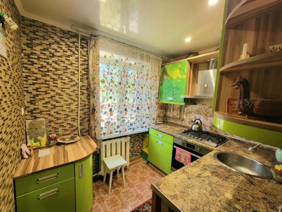 3 комнатная проспект Металлургов, 30  район Соцгорода Кривой Рог