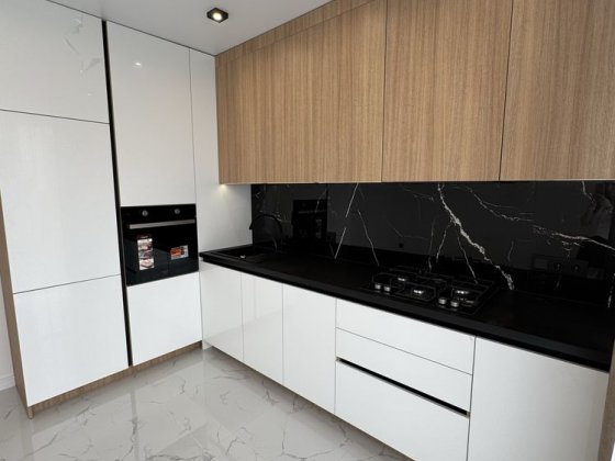 Новенька двокімнатна квартира на Щасливому!! Рівне