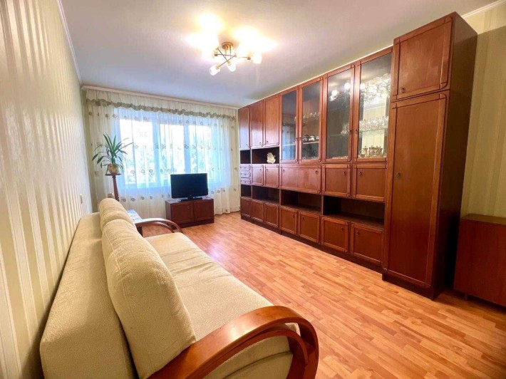 Продам 3-х кім. кв. з меблями та технікою. БЕЗ КОМІСІЇ ДЛЯ ПОКУПЦЯ - фото 1
