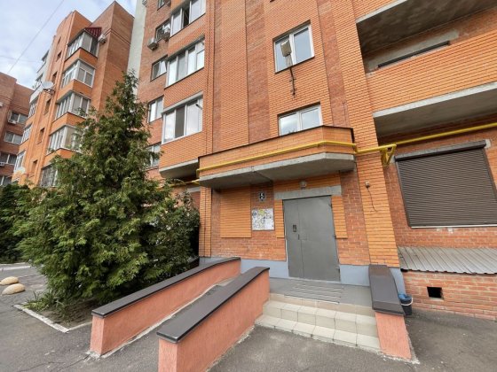 Центр,1-кім-на квартира в цегляному будинку з індив-льним ОПАЛЕННЯМ!!! Полтава