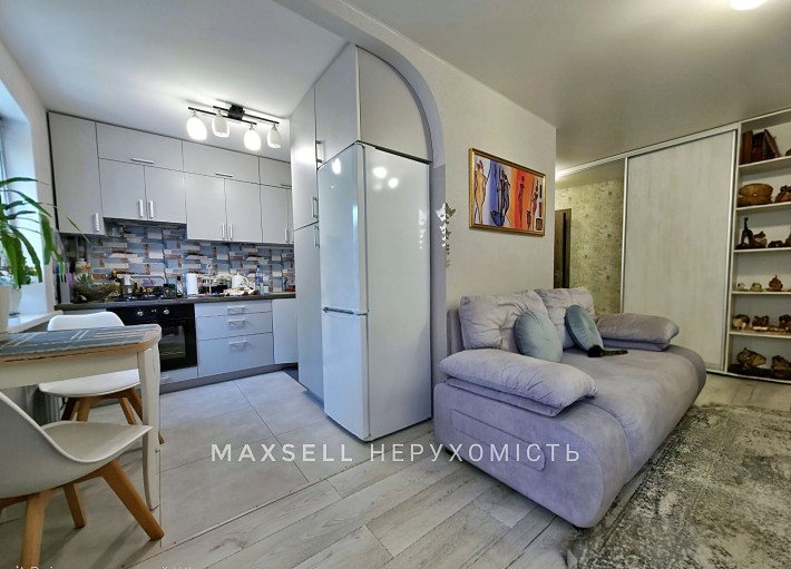 Продам 2-кімнатну квартиру з чудовим новим ремонтом - фото 1