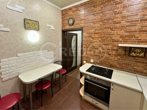 Продаж 2-кімнатної квартири, район Соцміста, вул. Революційна Кривой Рог