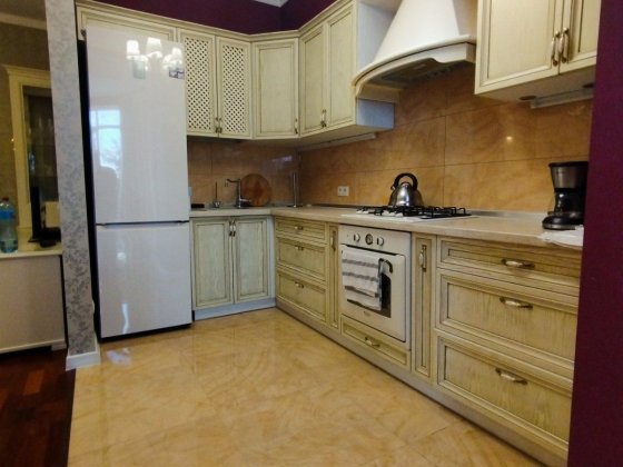 Центр !! !2 кімнатна  квартира ,походить під програми. Сумы