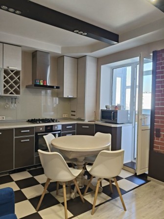 Продам 2 кімн.кв в новобудові з паркомісцем - фото 1