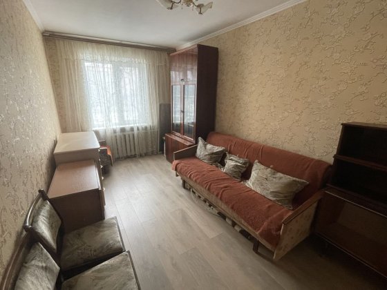 Продається 2-х кімнатна з розд.кімнатами на Браїлках, біля 13 Гімназії Полтава