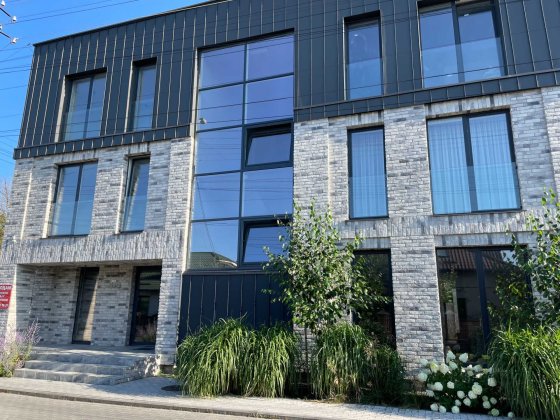 Продам квартиру з ділянкою. 63.4м² Клубний будинок. 12 школа. Ровно