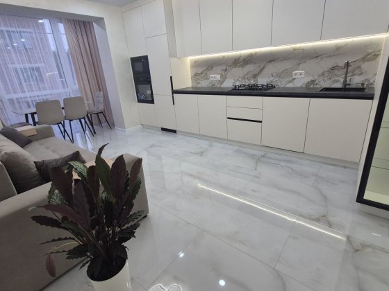 Продам шикарну квартиру з дорогим ремонтом!!! Ровно