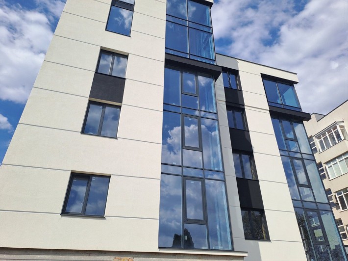 Простора квартира з виглядом на озеро! - фото 1