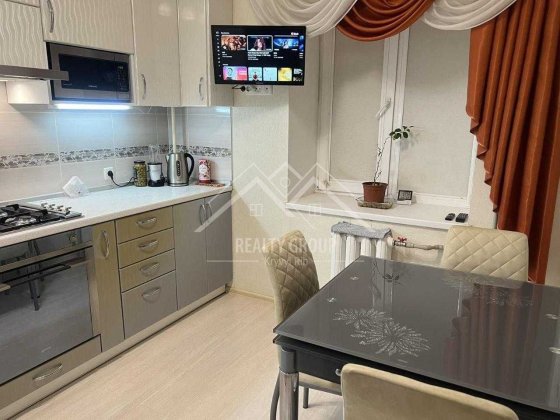 Продаж 3 кімн. квартири в найкращому будинку на Соцмісті за Фокстротом Кривой Рог