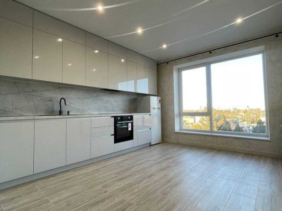 Продаж новенької однокімнатної квартири на ЖД-вокзалі Ровно