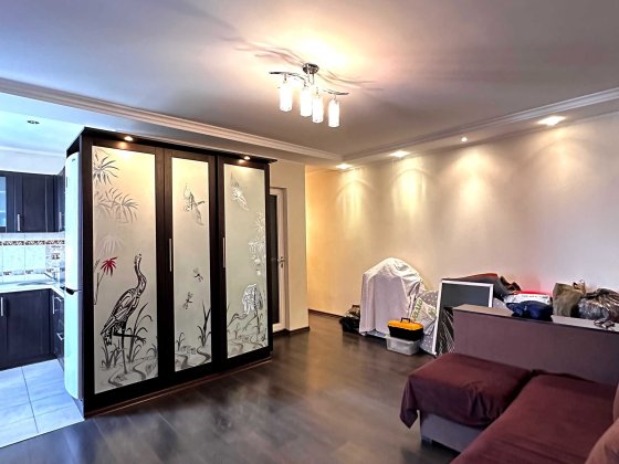 Продам 3кк с евроремонтом и мебелью . Шуменский .Кирпичный дом . Херсон