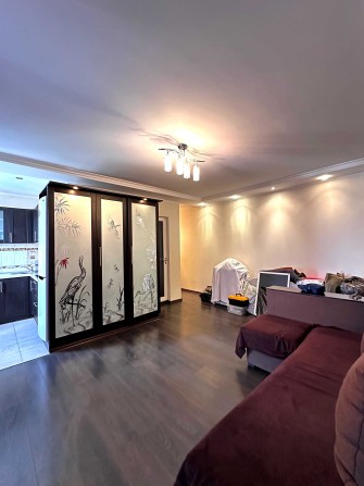 Продам 3кк с евроремонтом и мебелью . Шуменский .Кирпичный дом . - фото 1