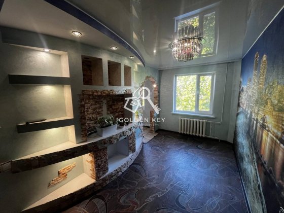 Двокімнатна квартира, перепланована в трикімнатну, мкрн Ювілейний Кривой Рог