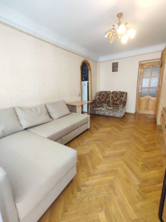 "Трикімнатна квартира в центрі міста - фото 1