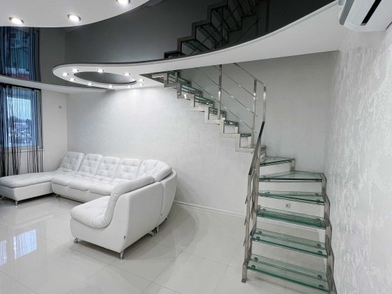 Сучасна 2 рівнева квартира з ремонтом, вул.Білогірська. Тернополь