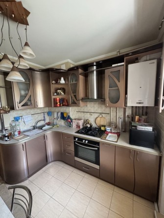 2х комнатная 3/10 с автономным отоплением Таврический - фото 1