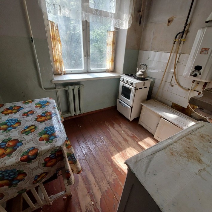 Продам 2 кімнатну  квартиру , 2 поверх,  цегляний будинок  Терміново - фото 1