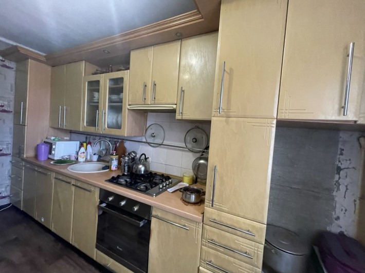 Продам 3-к квартиру в центрі міста - фото 1