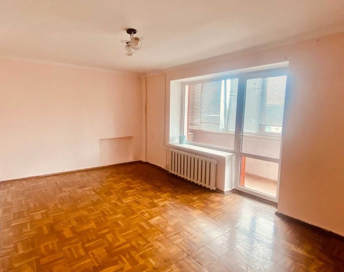 V Продам 2-кімнатну квартиру, центр міста - фото 1