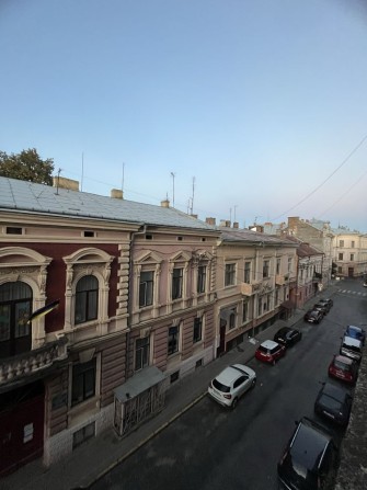 Продаж квартири в центрі - фото 1