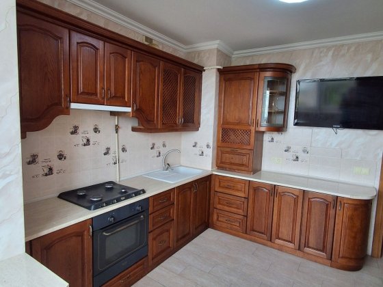 Продається 3-х кімнатна новобудова з ремонтом Черновцы