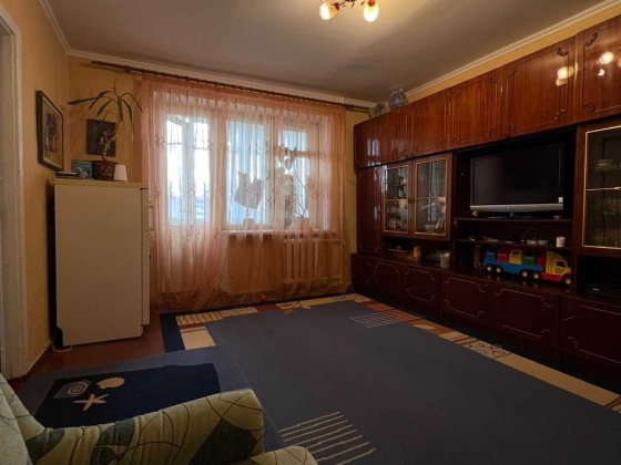 Продам простору чотирикімнатну квартиру на Чайці Ровно