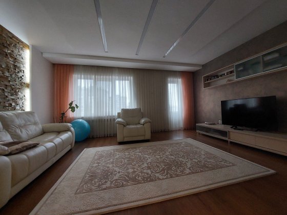 3 кімнатна квартира з гаражем Центр Тернополь