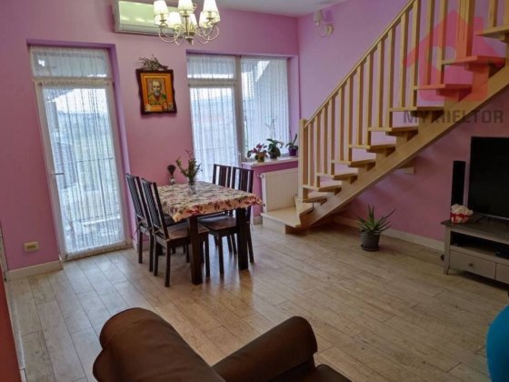 Продаж трикімнатної квартири вул.Погорєлова. Ужгород