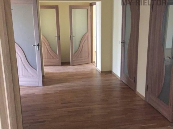 Продаж трикімнатної квартири Новий район Ужгород