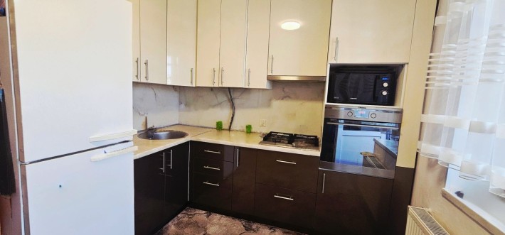 Продаж квартири у Клубному будинку,  район 12ї школи - фото 1