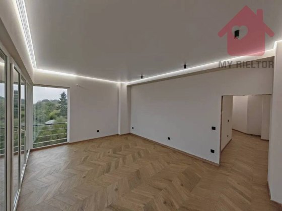 Продаж трикімнатної квартири по вул.Далека Ужгород