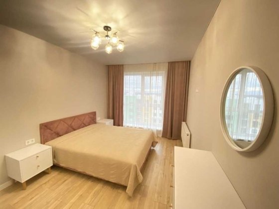 V Продам 2-кімнатну квартиру в ЖК "На Щасливому" Рівне