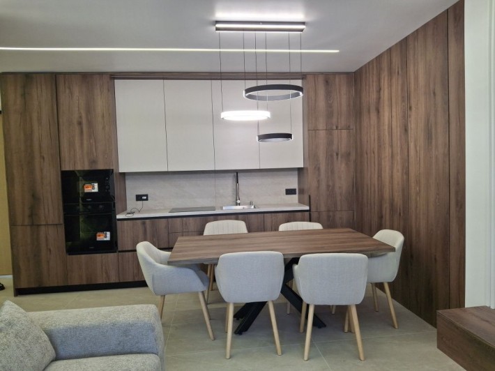 Продам 2+1 неймовірно гарну квартиру з сучасним ремонтом - фото 1