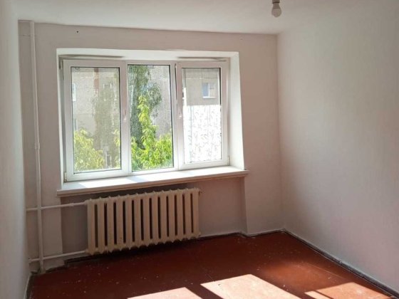 Продам дешево квартиру 37 м.кв., вул.Узбецька Черновцы