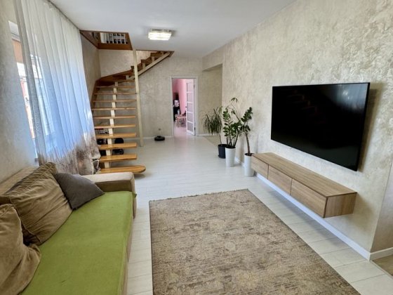 Продаж великоі сімейноі квартири Ужгород